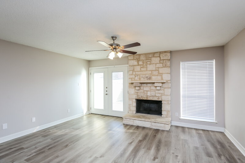 2,410/Mo, 7116 Indiana Ave Fort Worth, TX 76137 Family Room View 3