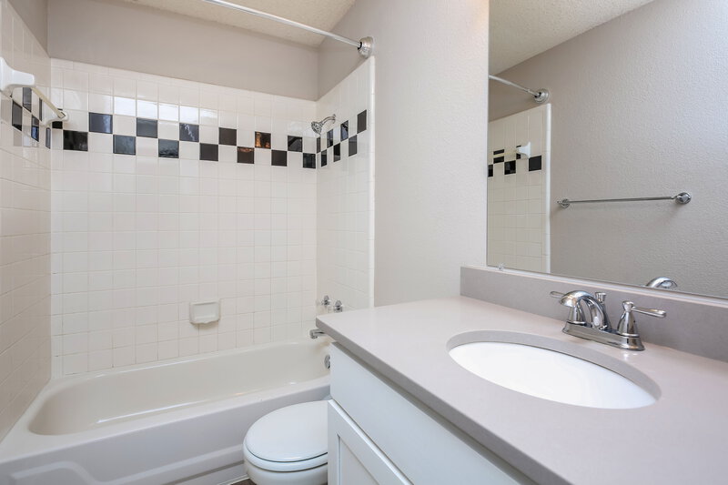 2,410/Mo, 7116 Indiana Ave Fort Worth, TX 76137 Bathroom View