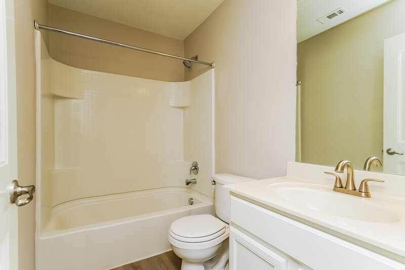 2,405/Mo, 1045 Marietta Ln Aubrey, TX 76227 Bathroom View