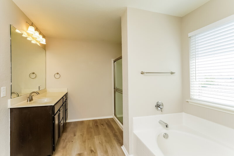 2,405/Mo, 1045 Marietta Ln Aubrey, TX 76227 Bathroom View 2