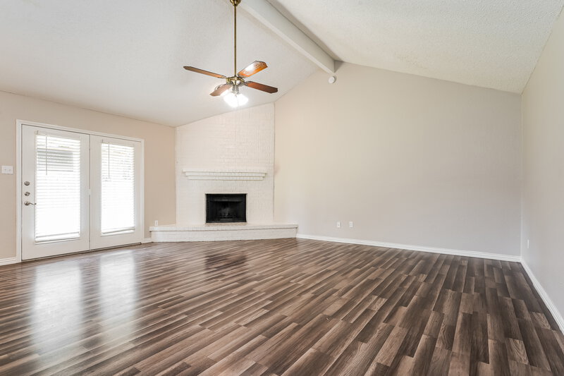 2,130/Mo, 6416 Kelly Elliott Rd Arlington, TX 76001 Living Room View