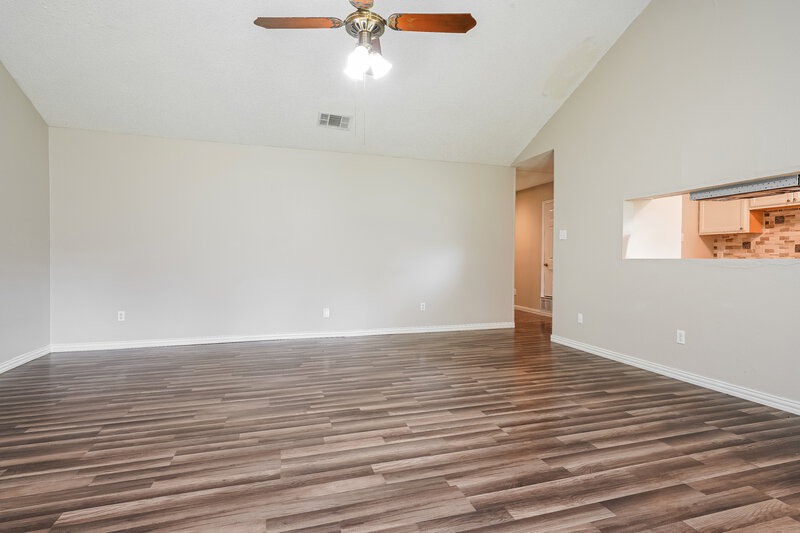 2,130/Mo, 6416 Kelly Elliott Rd Arlington, TX 76001 Living Room View 2