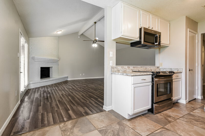 2,130/Mo, 6416 Kelly Elliott Rd Arlington, TX 76001 Kitchen View