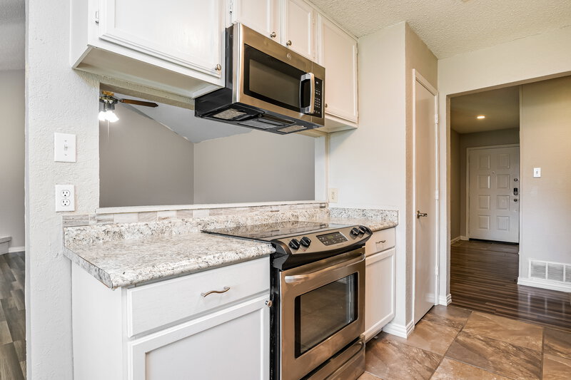 2,130/Mo, 6416 Kelly Elliott Rd Arlington, TX 76001 Kitchen View 3