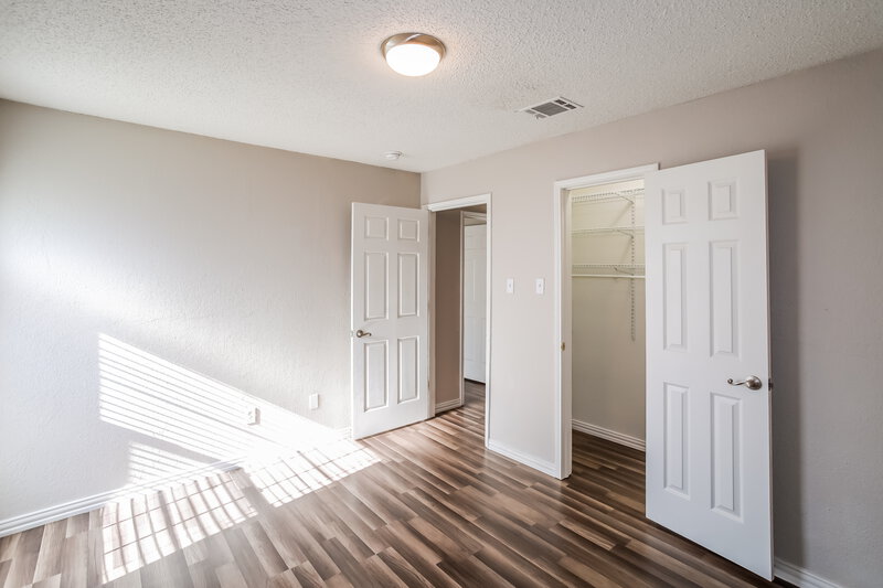 2,205/Mo, 6416 Kelly Elliott Rd Arlington, TX 76001 Bedroom View 3