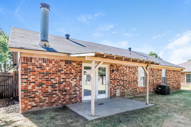 2,205/Mo, 6416 Kelly Elliott Rd Arlington, TX 76001 Rear View