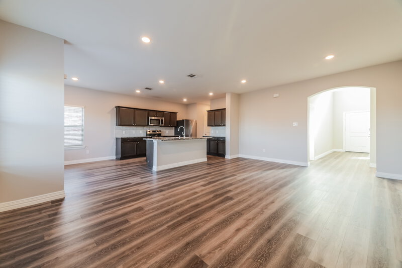 2,515/Mo, 1007 Emerald Dr Princeton, TX 75407 Living Room View 2