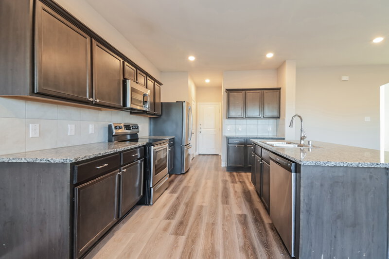 2,515/Mo, 1007 Emerald Dr Princeton, TX 75407 Kitchen View