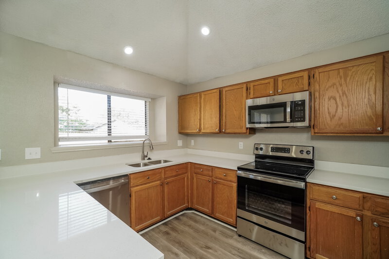 2,280/Mo, 2516 Echo Point Dr Fort Worth, TX 76123 Kitchen View