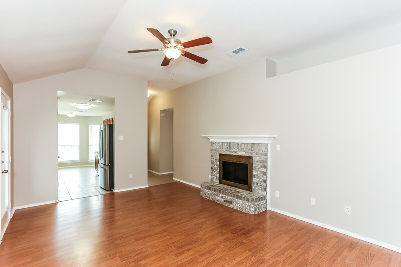 2,160/Mo, 1225 Misty Dr Midlothian, TX 76065 Living Room View 2