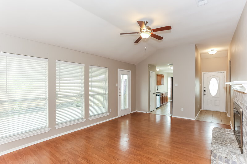 2,160/Mo, 1225 Misty Dr Midlothian, TX 76065 Living Room View 3