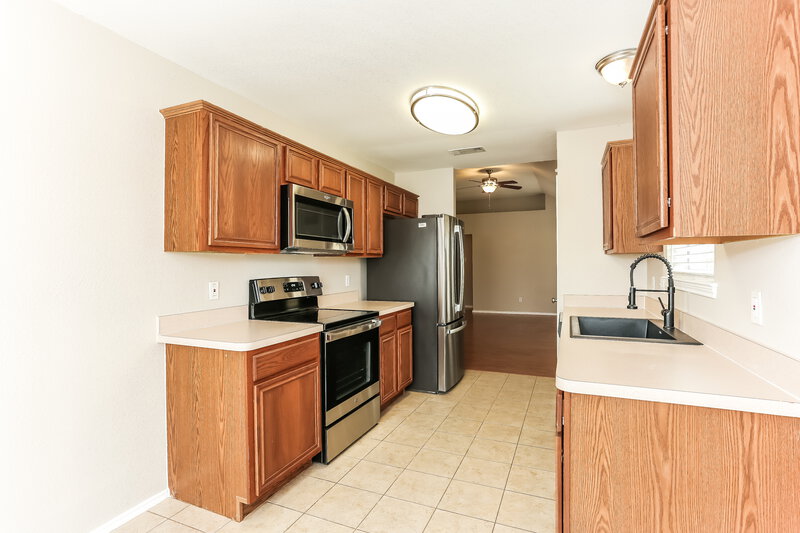 2,160/Mo, 1225 Misty Dr Midlothian, TX 76065 Kitchen View 2