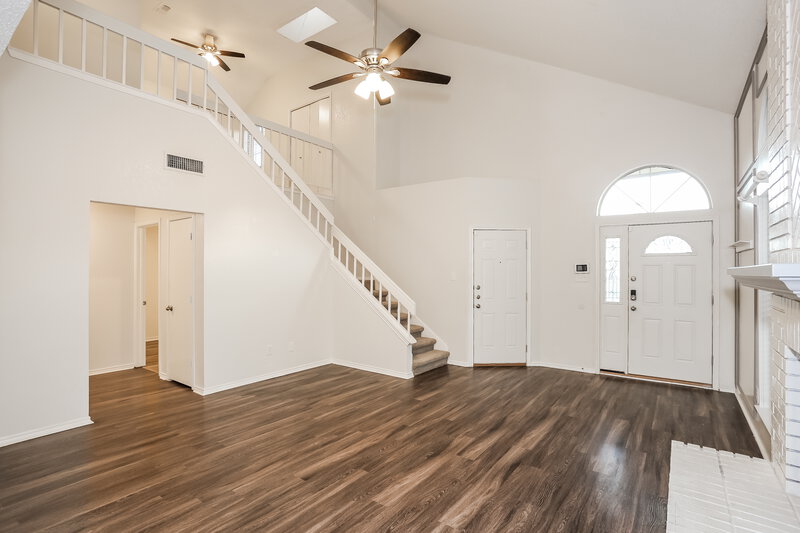 2,480/Mo, 5001 Highbank Dr Arlington, TX 76018 Living Room View
