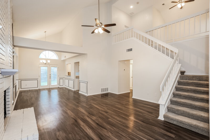 2,480/Mo, 5001 Highbank Dr Arlington, TX 76018 Living Room View 3