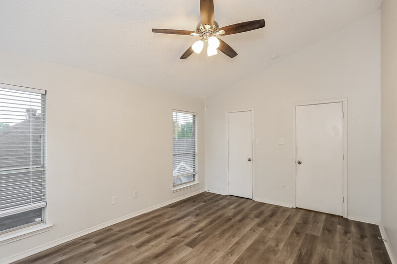 2,480/Mo, 5001 Highbank Dr Arlington, TX 76018 Main Bedroom View 2