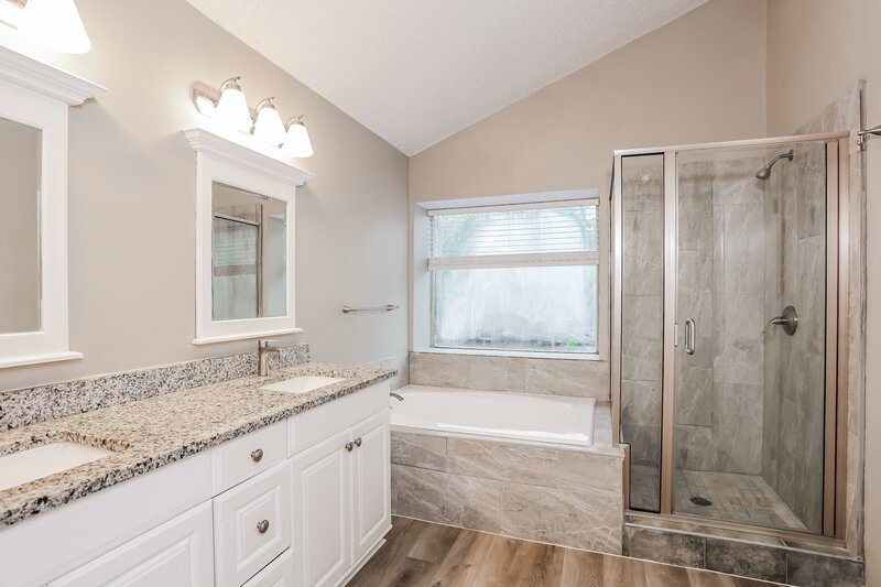 2,480/Mo, 5001 Highbank Dr Arlington, TX 76018 Main Bathroom View