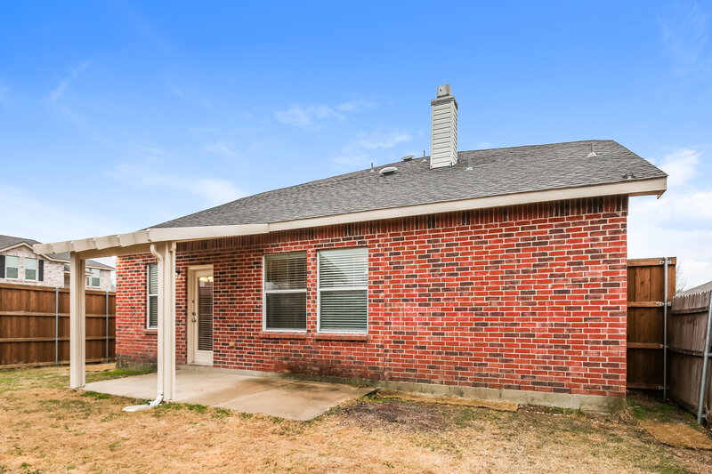 2,005/Mo, 1737 Rialto Way Justin, TX 76247 Rear View