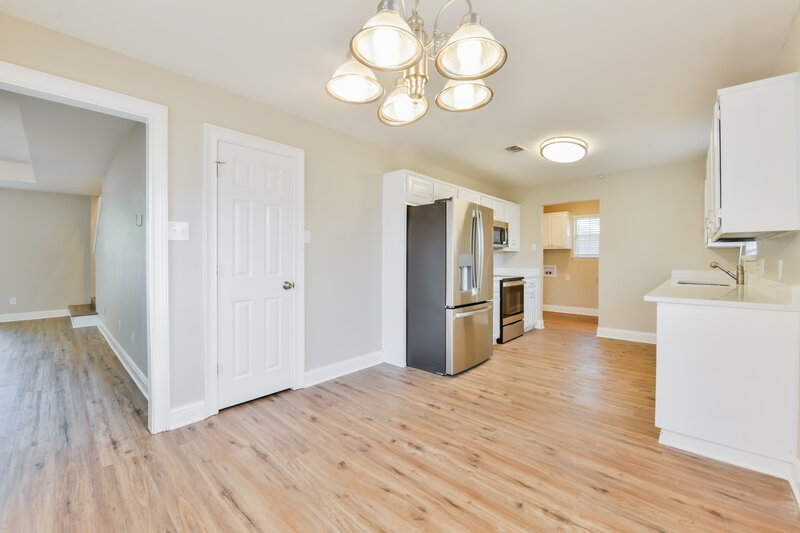 2,110/Mo, 5208 Gaelic Ct Denton, TX 76208 Floorplan View 3