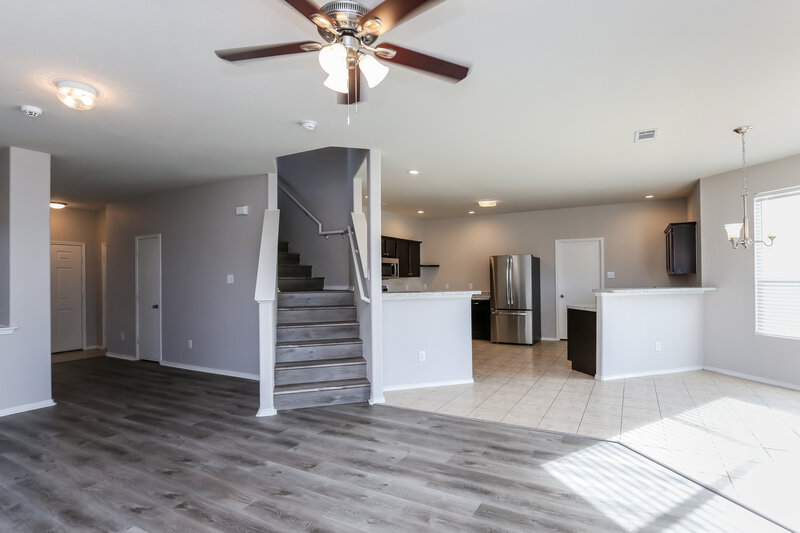 2,552/Mo, 4000 Cane River Rd Fort Worth, TX 76244 Living Room View 2