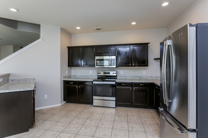 2,552/Mo, 4000 Cane River Rd Fort Worth, TX 76244 Kitchen View 2