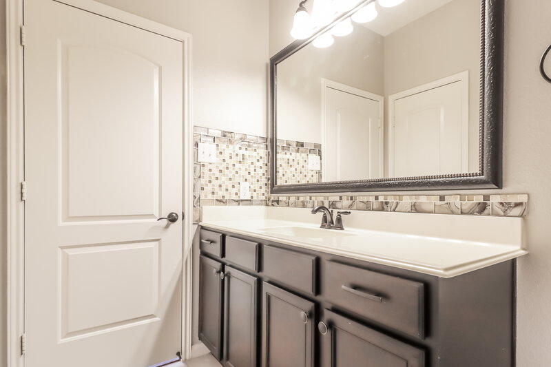 2,255/Mo, 2720 Silver Sage Dr Denton, TX 76209 Bathroom View