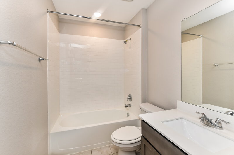 2,535/Mo, 917 Basswood Ln Royse City, TX 75189 Bathroom View