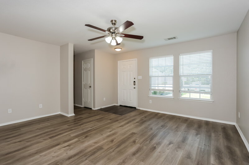 2,120/Mo, 8044 Brook Ridge Dr Fort Worth, TX 76120 Living Room View