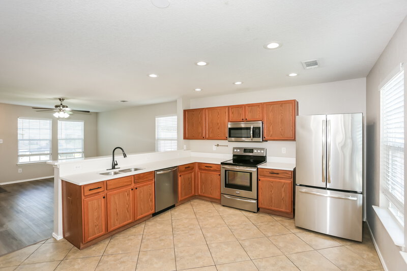 2,120/Mo, 8044 Brook Ridge Dr Fort Worth, TX 76120 Kitchen View