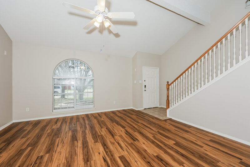 2,490/Mo, 713 Gull Cir Saginaw, TX 76131 Living Room View 2