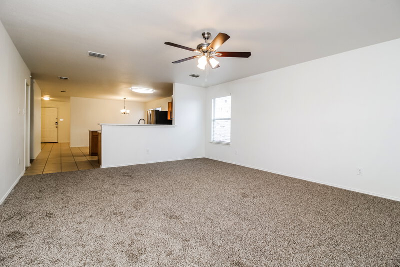 2,140/Mo, 1613 Chestnut St Anna, TX 75409 Living Room View 2