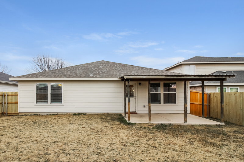 2,140/Mo, 1613 Chestnut St Anna, TX 75409 Rear View
