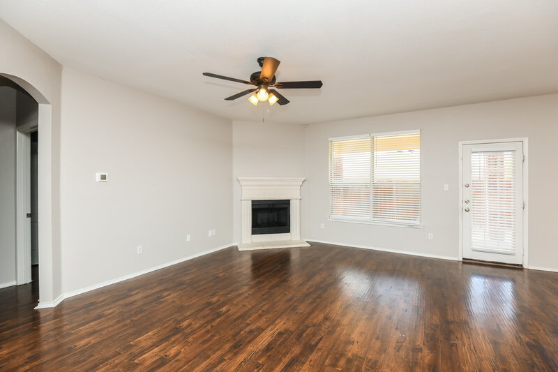 2,140/Mo, 6313 Seal Cv Fort Worth, TX 76179 Living Room View 2