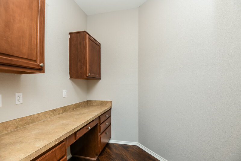2,140/Mo, 6313 Seal Cv Fort Worth, TX 76179 Office View
