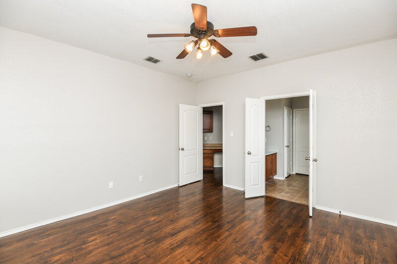 2,140/Mo, 6313 Seal Cv Fort Worth, TX 76179 Main Bedroom View