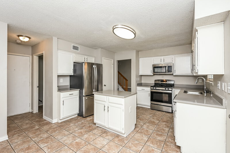 2,520/Mo, 4327 Meriden Ct Grand Prairie, TX 75052 Kitchen View
