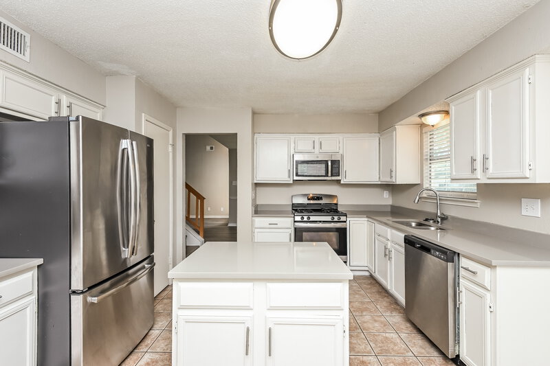 2,520/Mo, 4327 Meriden Ct Grand Prairie, TX 75052 Kitchen View 2