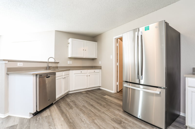 2,395/Mo, 4908 Chaps Ave Fort Worth, TX 76244 Kitchen View 2