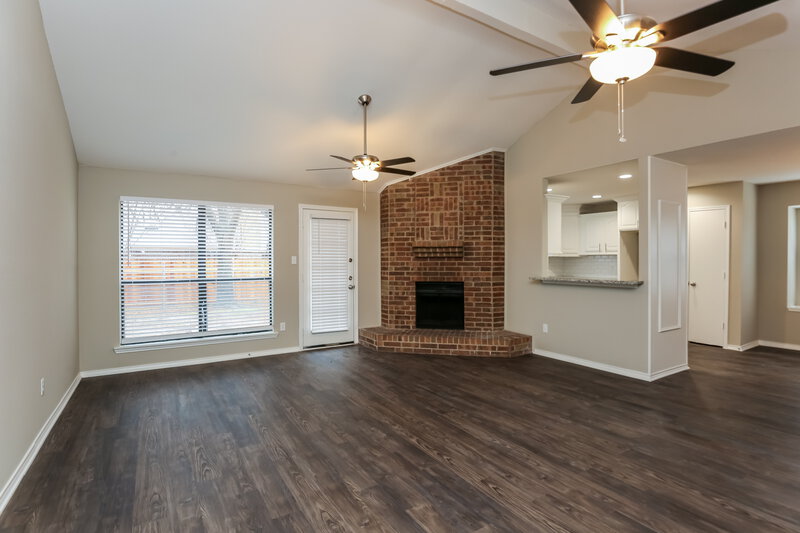 2,185/Mo, 2641 Claremont Dr Grand Prairie, TX 75052 Living Room View