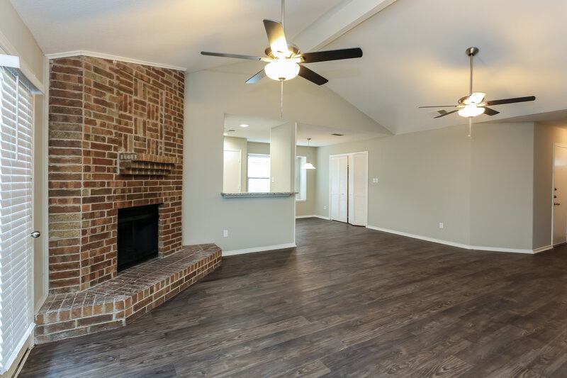 2,185/Mo, 2641 Claremont Dr Grand Prairie, TX 75052 Living Room View 2