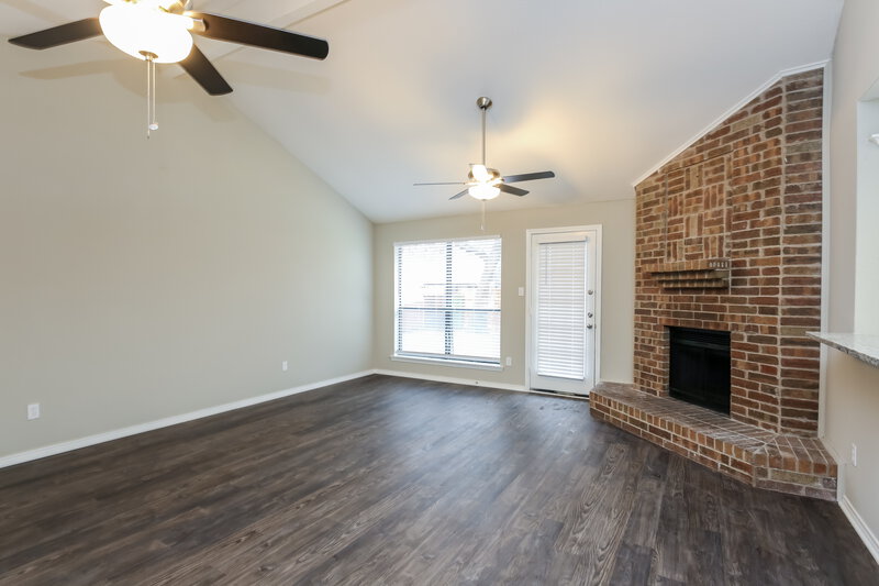 2,185/Mo, 2641 Claremont Dr Grand Prairie, TX 75052 Living Room View 3