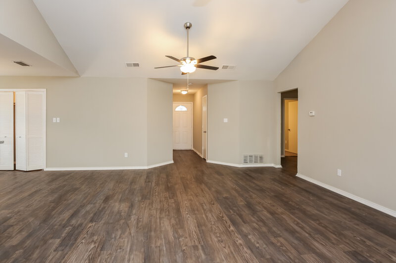 2,185/Mo, 2641 Claremont Dr Grand Prairie, TX 75052 Dining Room View