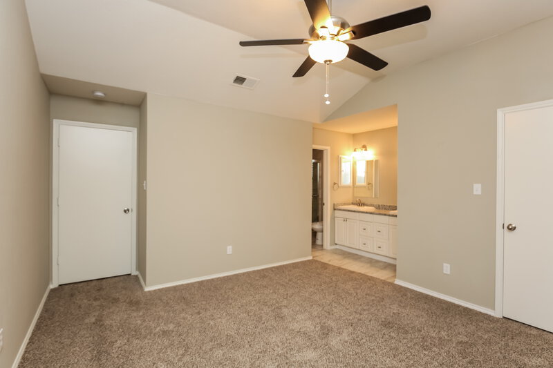 2,185/Mo, 2641 Claremont Dr Grand Prairie, TX 75052 Main Bedroom View