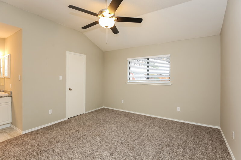 2,185/Mo, 2641 Claremont Dr Grand Prairie, TX 75052 Main Bedroom View 2