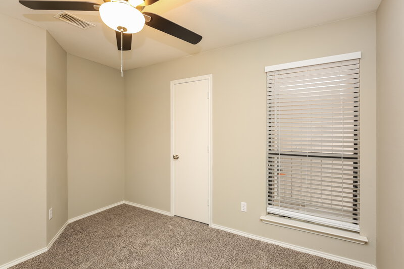 2,185/Mo, 2641 Claremont Dr Grand Prairie, TX 75052 Bedroom View 3