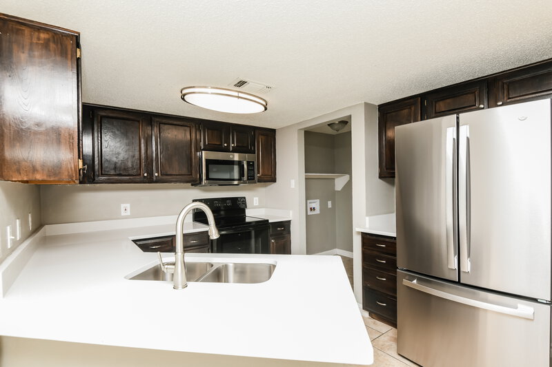 2,565/Mo, 610 Lemon Dr Arlington, TX 76018 Kitchen View