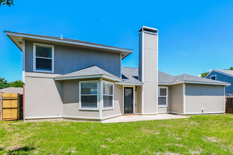 2,565/Mo, 610 Lemon Dr Arlington, TX 76018 Rear View