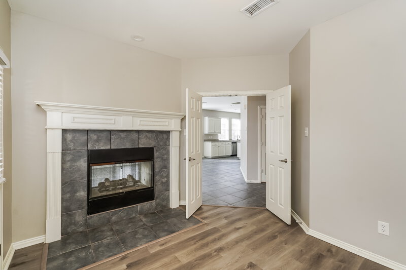 2,560/Mo, 2721 Lynx Ln Fort Worth, TX 76244 Living Room View