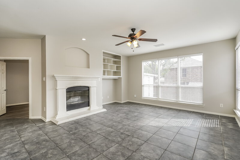 2,560/Mo, 2721 Lynx Ln Fort Worth, TX 76244 Family Room View 2