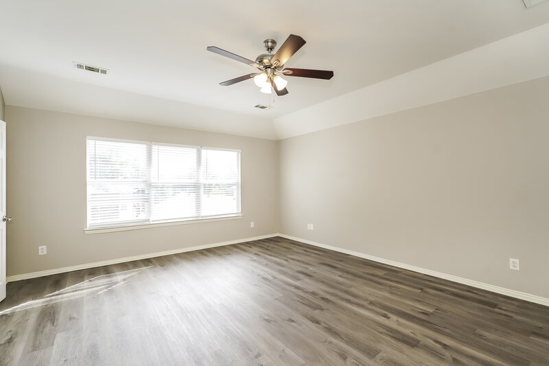 2,560/Mo, 2721 Lynx Ln Fort Worth, TX 76244 Main Bedroom View