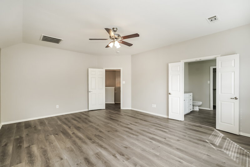 2,560/Mo, 2721 Lynx Ln Fort Worth, TX 76244 Main Bedroom View 2